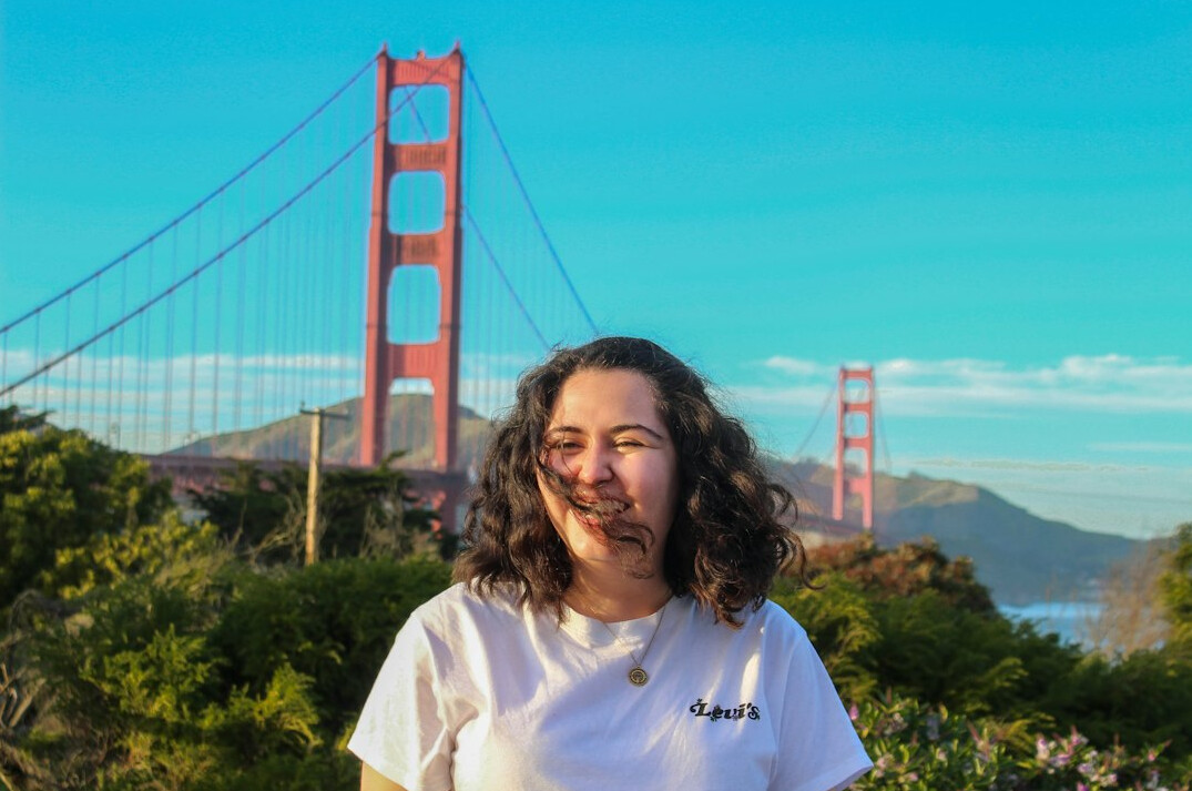 Portrait of a Chilean woman content editor